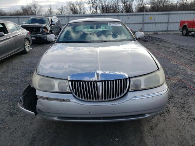 Photo 4 VIN: 1LNHM82W91Y624708 - LINCOLN TOWNCAR 