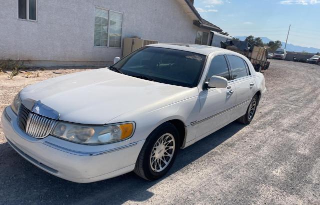 Photo 1 VIN: 1LNHM82W91Y650578 - LINCOLN TOWNCAR 