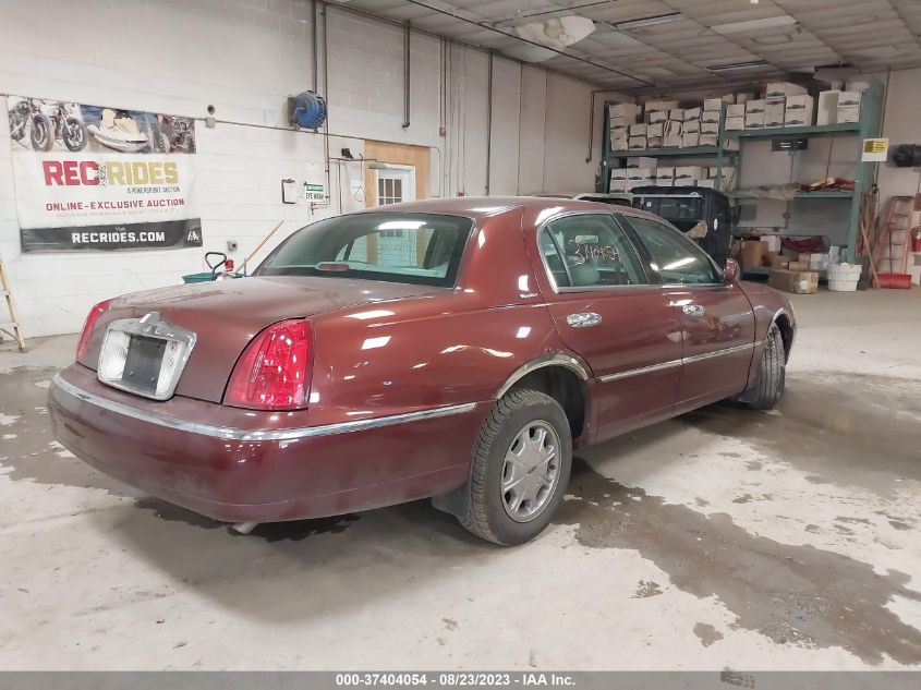 Photo 3 VIN: 1LNHM82W92Y649688 - LINCOLN TOWN CAR 