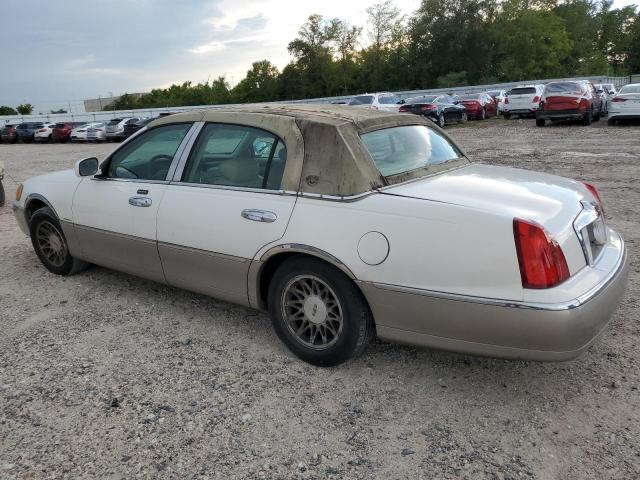 Photo 1 VIN: 1LNHM82W92Y658519 - LINCOLN TOWN CAR S 