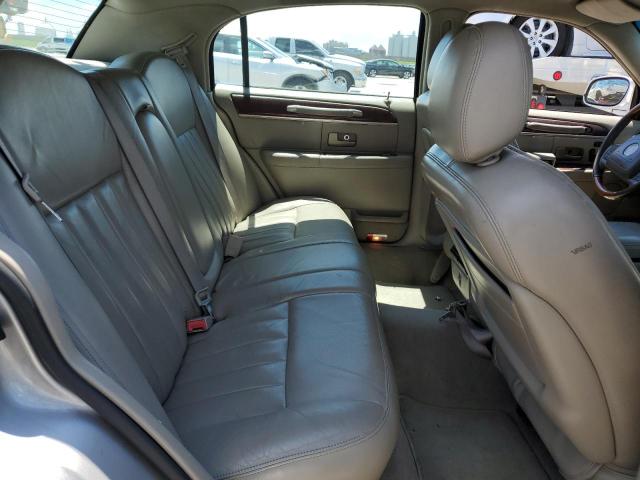 Photo 9 VIN: 1LNHM82W93Y613713 - LINCOLN TOWN CAR S 