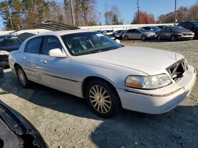 Photo 3 VIN: 1LNHM82W93Y634268 - LINCOLN TOWNCAR 