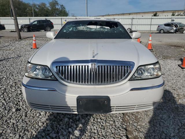 Photo 4 VIN: 1LNHM82W93Y634285 - LINCOLN TOWN CAR S 