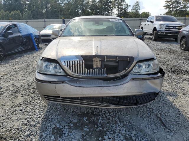 Photo 4 VIN: 1LNHM82W93Y695507 - LINCOLN TOWN CAR S 