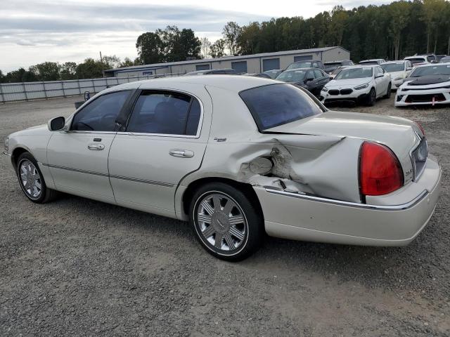 Photo 1 VIN: 1LNHM82W95Y602181 - LINCOLN TOWN CAR S 