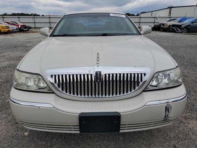 Photo 4 VIN: 1LNHM82W95Y602181 - LINCOLN TOWN CAR S 