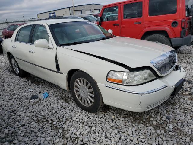 Photo 3 VIN: 1LNHM82W95Y611527 - LINCOLN TOWN CAR S 