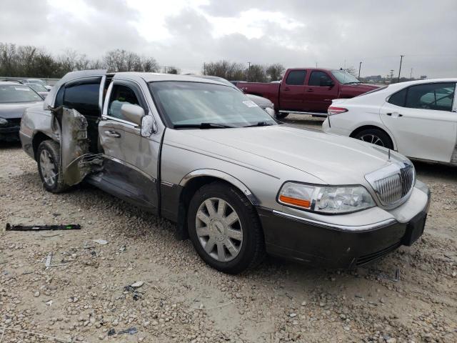 Photo 3 VIN: 1LNHM82W95Y629137 - LINCOLN TOWNCAR 