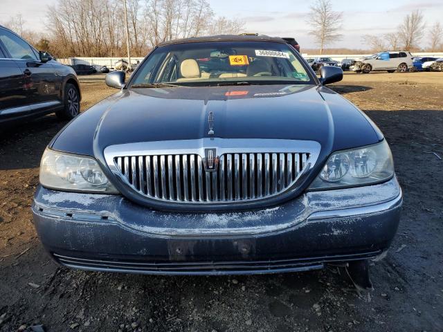 Photo 4 VIN: 1LNHM82W95Y664471 - LINCOLN TOWNCAR 