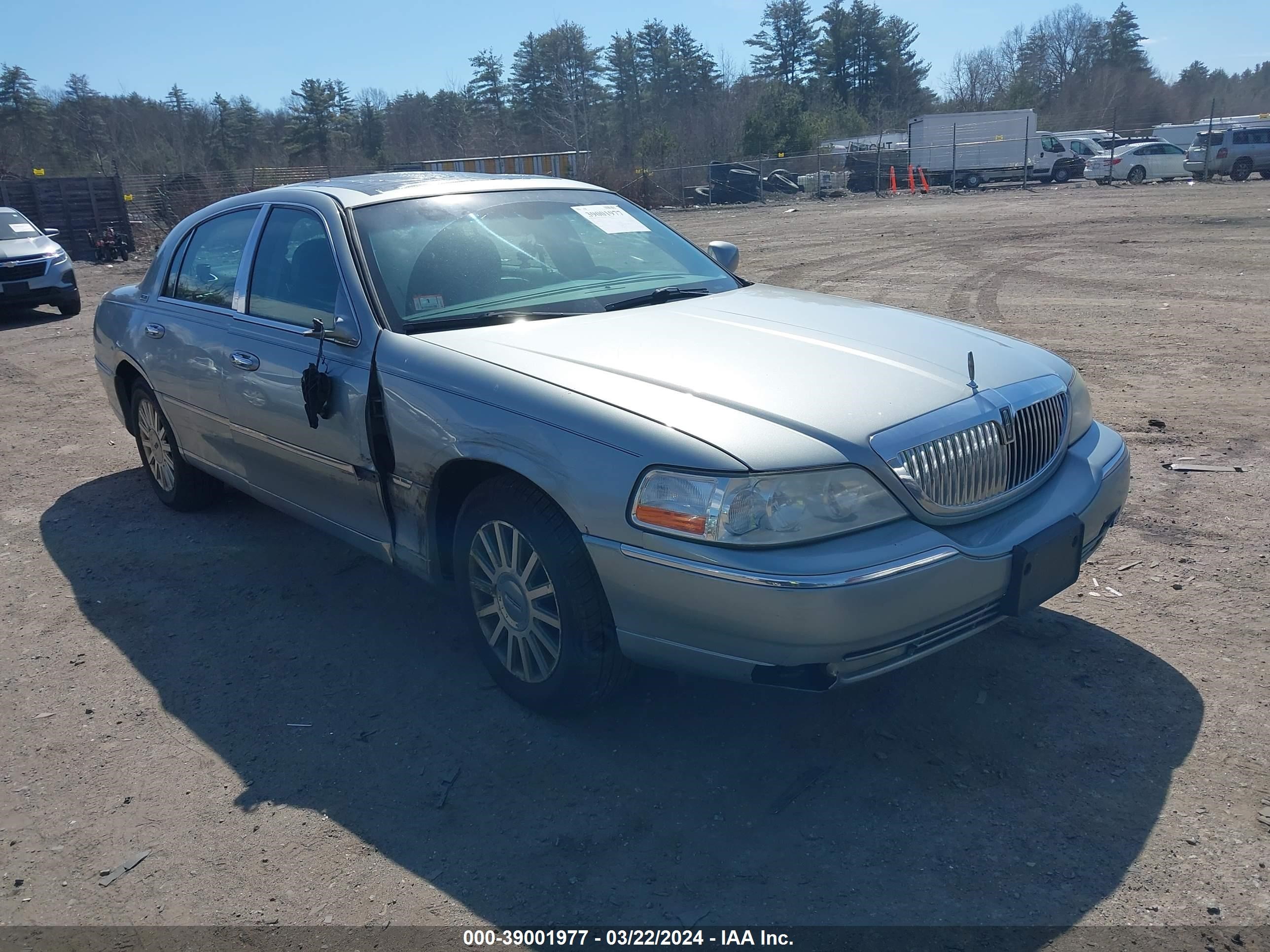 Photo 0 VIN: 1LNHM82W96Y637319 - LINCOLN TOWN CAR 