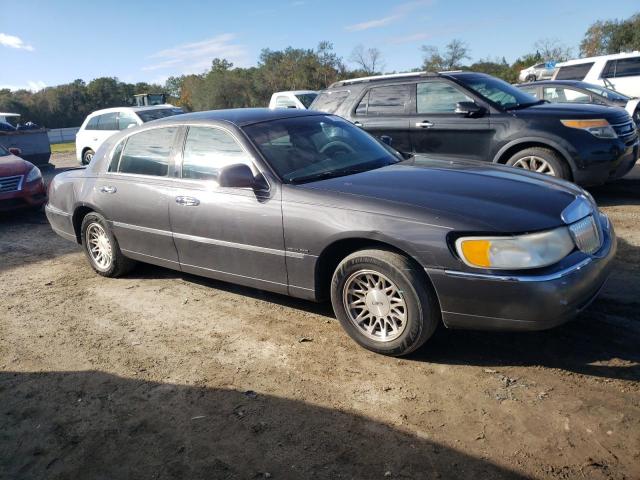 Photo 3 VIN: 1LNHM82W9XY643283 - LINCOLN TOWN CAR S 