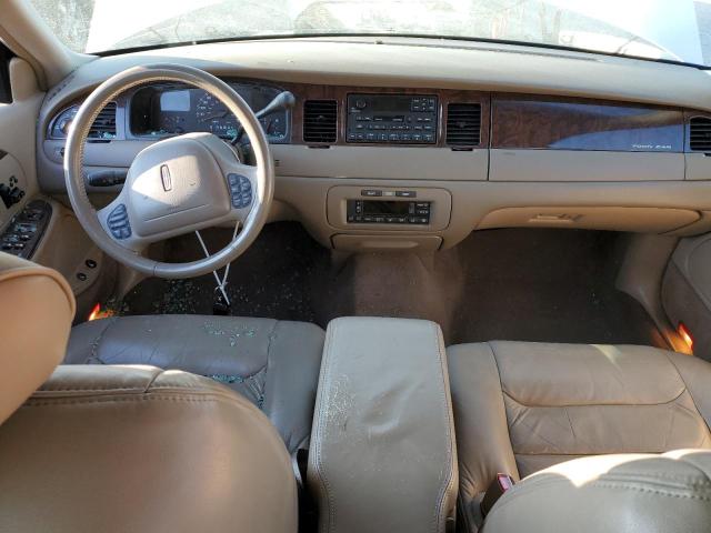 Photo 7 VIN: 1LNHM82W9YY837636 - LINCOLN TOWN CAR 