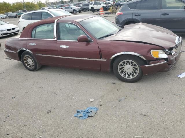 Photo 3 VIN: 1LNHM82WX2Y653930 - LINCOLN TOWNCAR 