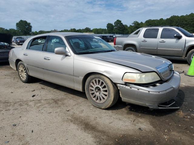 Photo 3 VIN: 1LNHM82WX3Y611887 - LINCOLN TOWN CAR S 