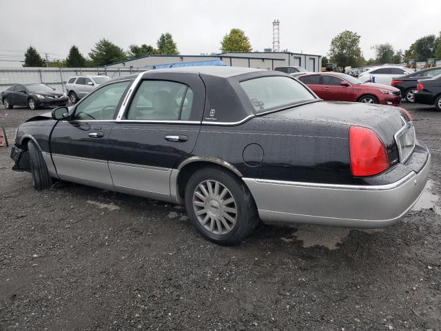 Photo 1 VIN: 1LNHM82WX3Y622114 - LINCOLN TOWN CAR S 