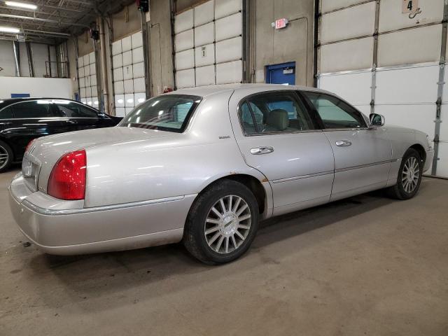 Photo 2 VIN: 1LNHM82WX3Y652360 - LINCOLN TOWNCAR 