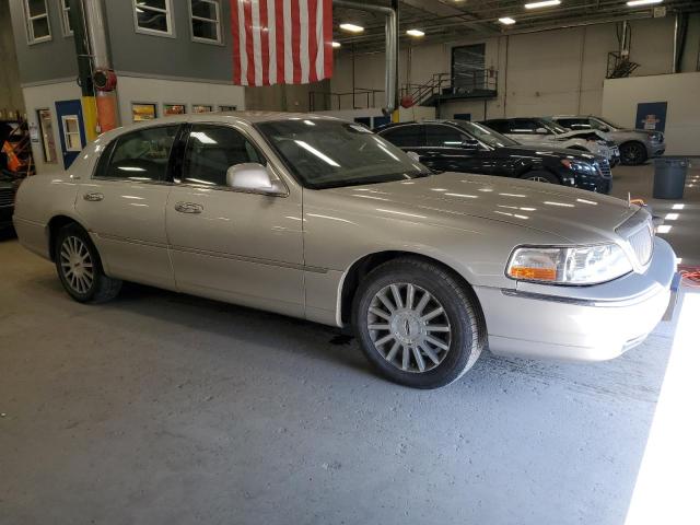 Photo 3 VIN: 1LNHM82WX3Y652360 - LINCOLN TOWNCAR 