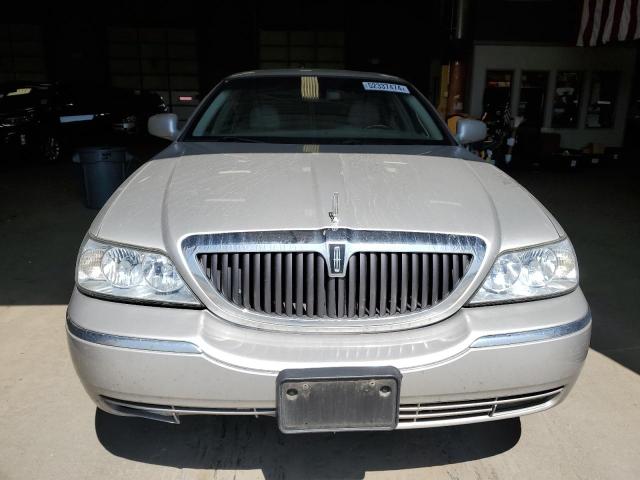 Photo 4 VIN: 1LNHM82WX3Y652360 - LINCOLN TOWNCAR 