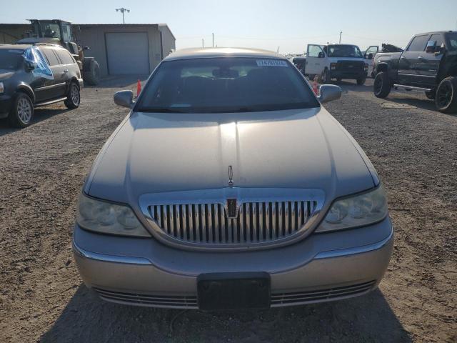 Photo 4 VIN: 1LNHM82WX3Y671782 - LINCOLN TOWN CAR S 