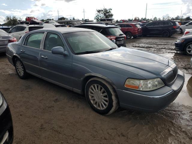 Photo 3 VIN: 1LNHM82WX3Y695550 - LINCOLN TOWN CAR S 