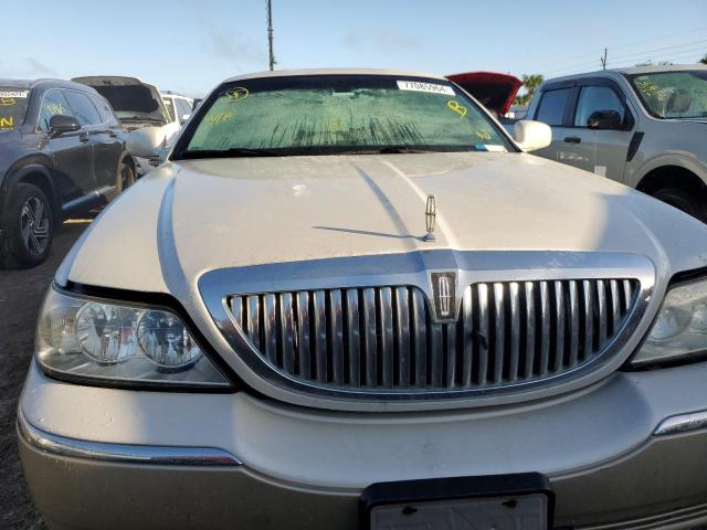 Photo 4 VIN: 1LNHM82WX5Y620625 - LINCOLN TOWN CAR S 