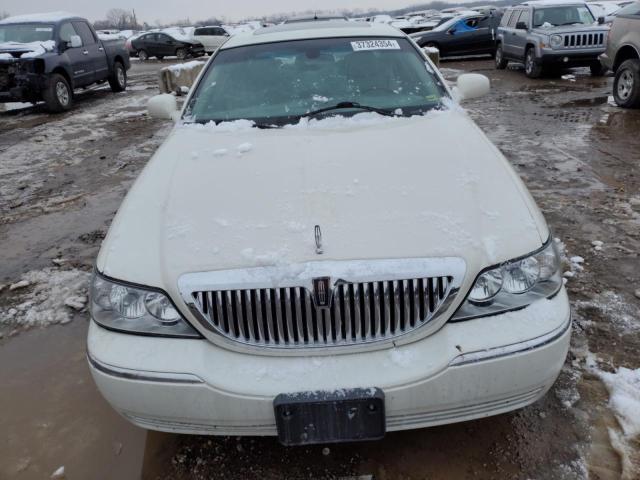 Photo 4 VIN: 1LNHM83V06Y641409 - LINCOLN TOWNCAR 