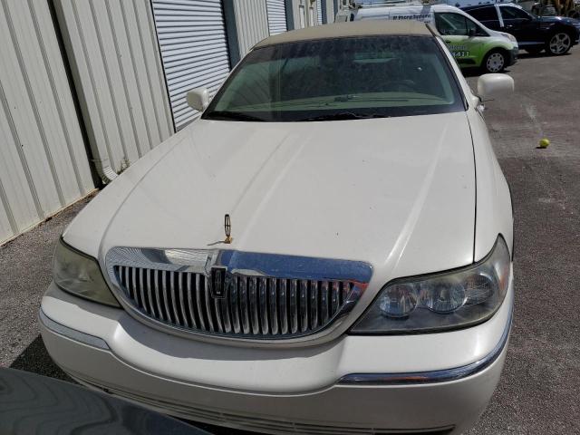 Photo 4 VIN: 1LNHM83V07Y603664 - LINCOLN TOWN CAR D 