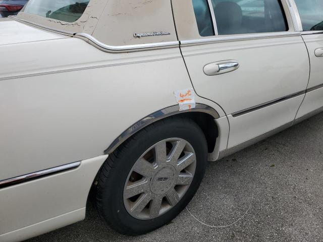 Photo 11 VIN: 1LNHM83V07Y608959 - LINCOLN TOWN CAR D 