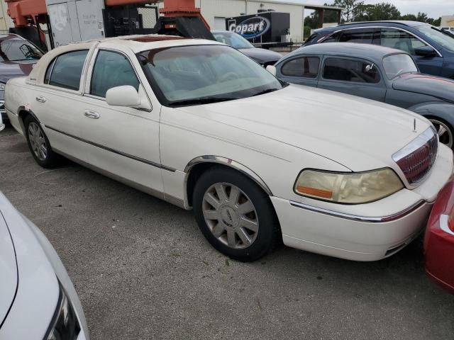 Photo 4 VIN: 1LNHM83V07Y608959 - LINCOLN TOWN CAR D 