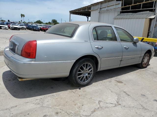 Photo 2 VIN: 1LNHM83V46Y617579 - LINCOLN TOWNCAR 