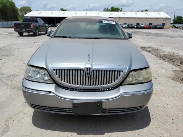 Photo 4 VIN: 1LNHM83V46Y617579 - LINCOLN TOWNCAR 