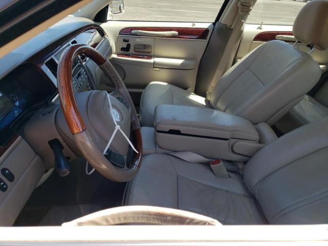 Photo 6 VIN: 1LNHM83W03Y601528 - LINCOLN TOWNCAR 