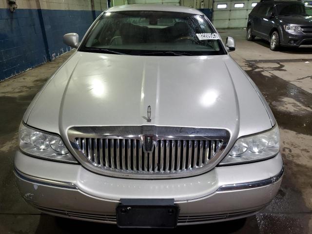 Photo 4 VIN: 1LNHM83W03Y633041 - LINCOLN TOWNCAR 