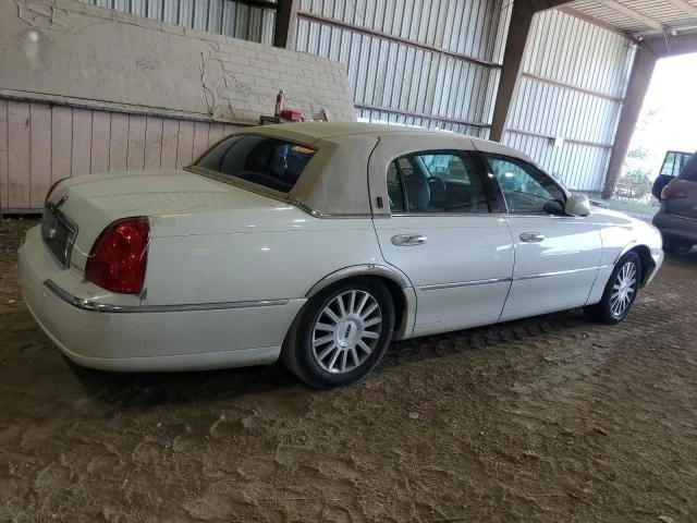 Photo 2 VIN: 1LNHM83W04Y669670 - LINCOLN TOWN CAR U 