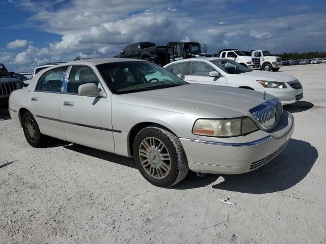 Photo 3 VIN: 1LNHM83W06Y606474 - LINCOLN TOWN CAR D 