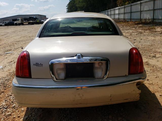 Photo 5 VIN: 1LNHM83W11Y710190 - LINCOLN TOWN CAR C 