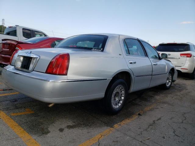 Photo 2 VIN: 1LNHM83W12Y639588 - LINCOLN TOWNCAR 