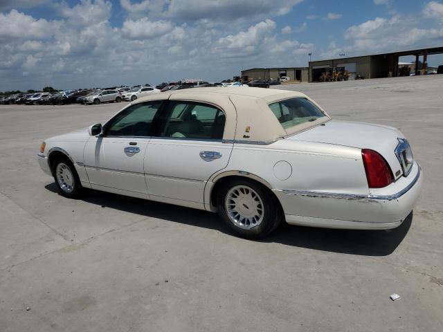 Photo 1 VIN: 1LNHM83W21Y621308 - LINCOLN TOWN CAR 