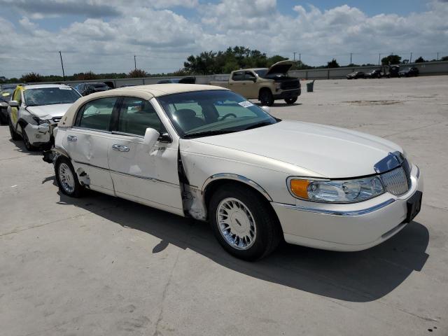 Photo 3 VIN: 1LNHM83W21Y621308 - LINCOLN TOWN CAR 