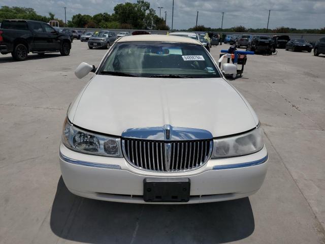 Photo 4 VIN: 1LNHM83W21Y621308 - LINCOLN TOWN CAR 