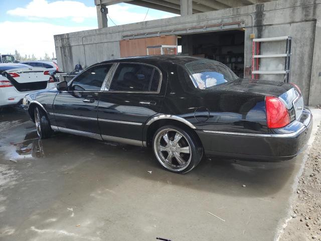 Photo 1 VIN: 1LNHM83W23Y608593 - LINCOLN TOWNCAR 