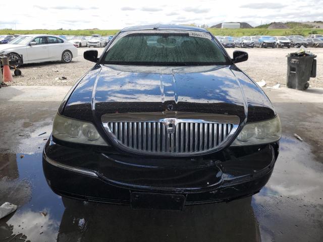 Photo 4 VIN: 1LNHM83W23Y608593 - LINCOLN TOWNCAR 