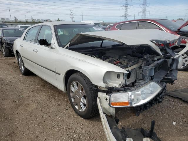 Photo 3 VIN: 1LNHM83W24Y629932 - LINCOLN TOWN CAR U 