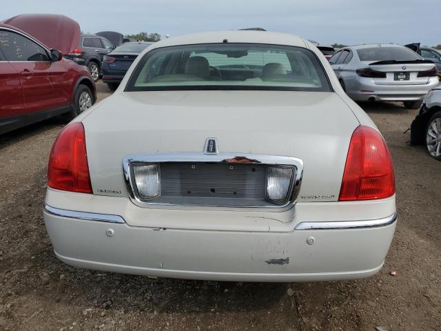 Photo 5 VIN: 1LNHM83W24Y629932 - LINCOLN TOWN CAR U 