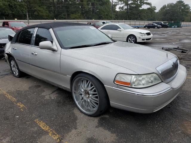 Photo 3 VIN: 1LNHM83W24Y662042 - LINCOLN TOWN CAR U 