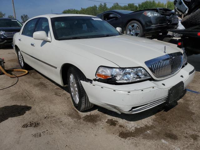 Photo 3 VIN: 1LNHM83W24Y670755 - LINCOLN TOWN CAR U 