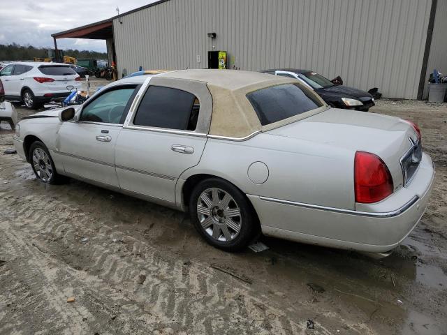 Photo 1 VIN: 1LNHM83W24Y677950 - LINCOLN TOWNCAR 