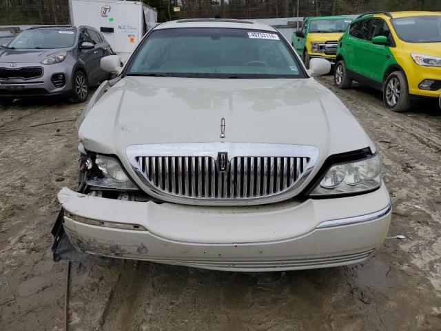 Photo 4 VIN: 1LNHM83W24Y677950 - LINCOLN TOWNCAR 