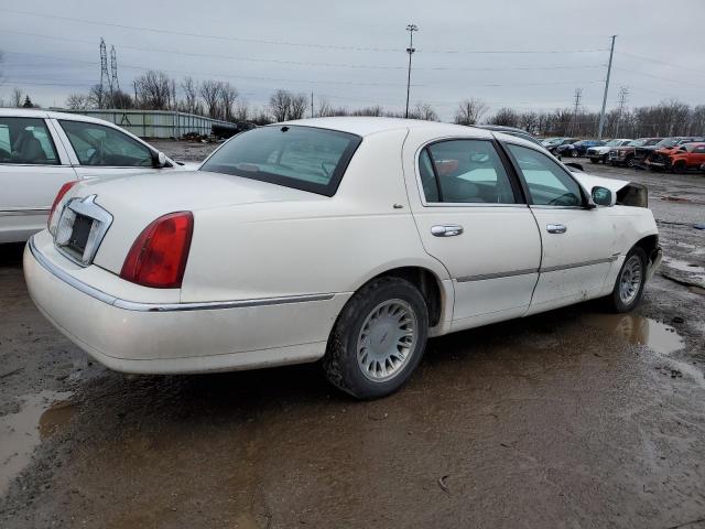 Photo 2 VIN: 1LNHM83W2XY612455 - LINCOLN TOWNCAR 