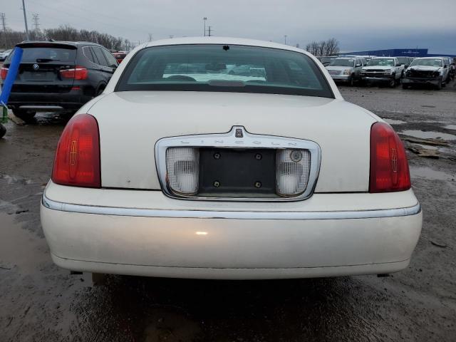 Photo 5 VIN: 1LNHM83W2XY612455 - LINCOLN TOWNCAR 